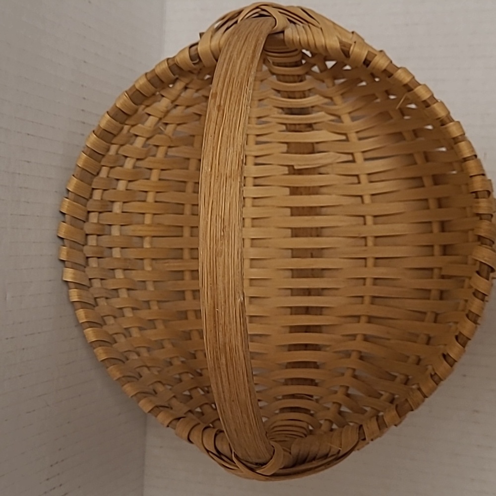 Beautiful Egg Basket - Picture 7 of 16
